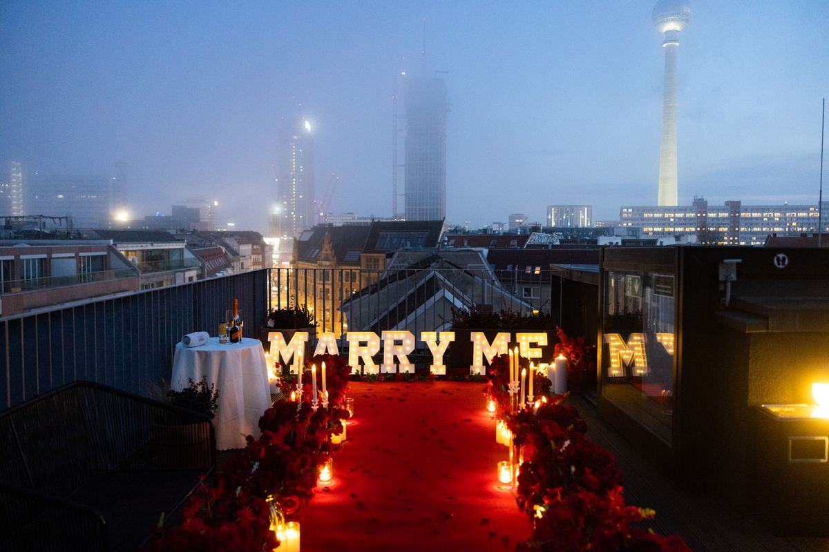 Heiratsantrag Berlin Fernsehturm Marry Me Nacht Nebel